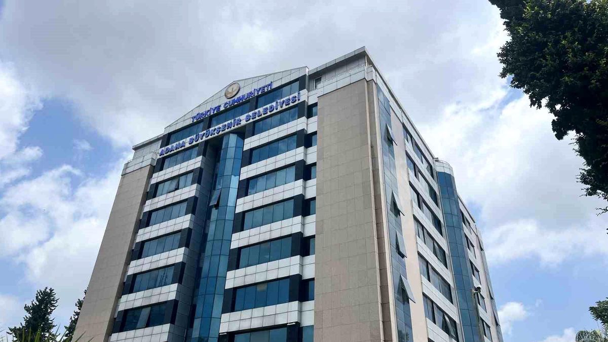 Adana Büyükşehir Belediyesinin 485.9 milyon liralık borcuna vatandaşlardan tepki