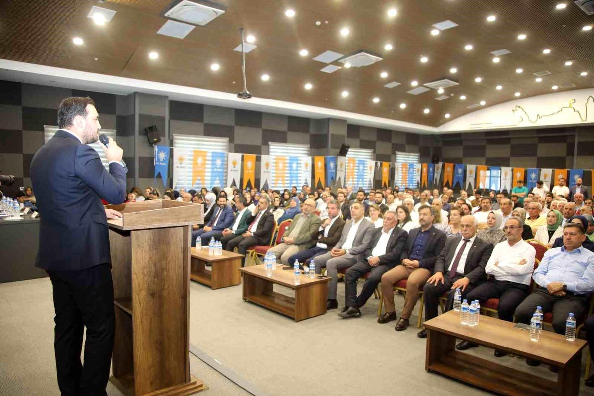 AK Parti Elazığ Teşkilatı bir araya geldi