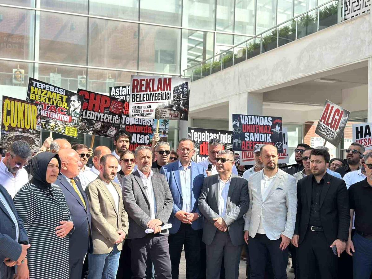AK Partili Şimşek’ten Tepebaşı Meclisi tepkisi: “Mecliste mikrofon kapatarak gerçeklerin üzerini örtemezsiniz”