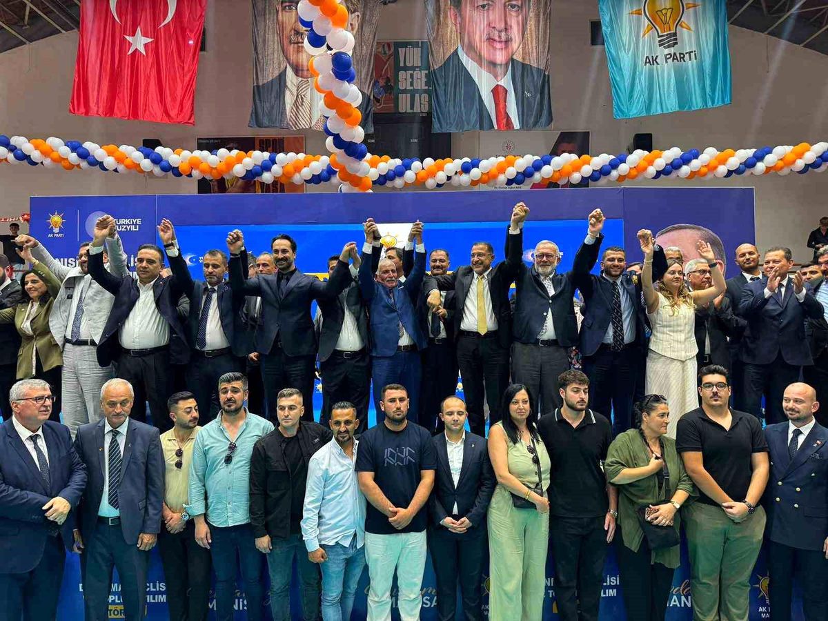 AK Parti’ye 612 yeni katılım ve rozet töreni