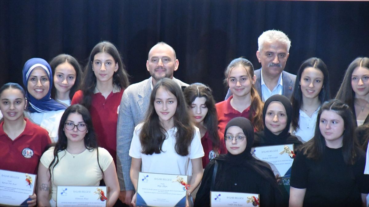 Akçakoca’da Eğitimde Başarı Ödülleri Töreni