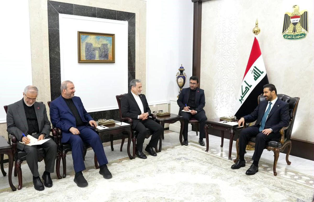 Arakçi, Bağdat’ta Irak Başbakanı ile Görüştü