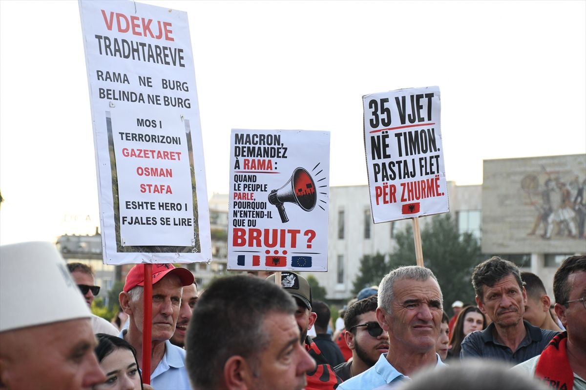 Arnavutluk’ta ‘satılık değildir’ protestoları 23. gününde: Başbakan Rama’ya istifa çağrısı