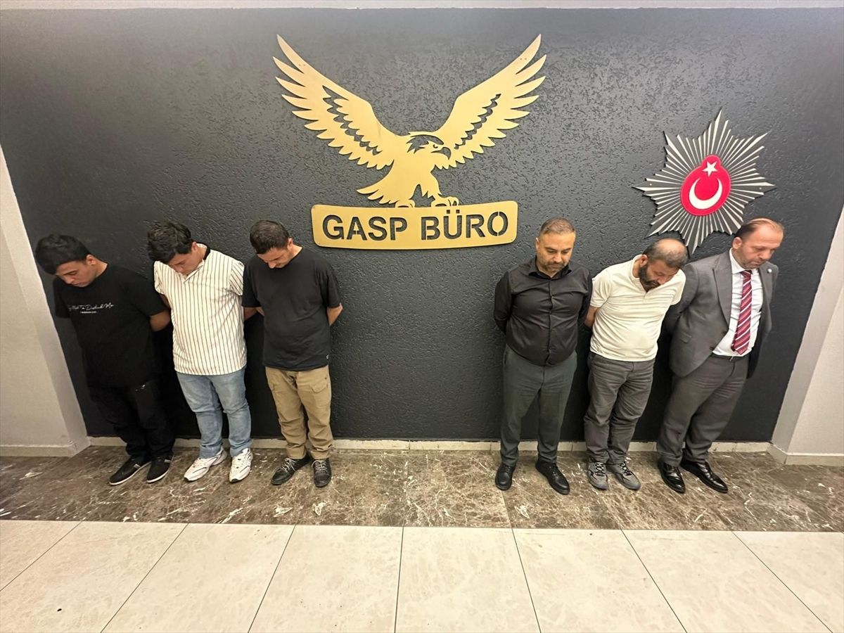 AVM’de Usulsüz Denetim Yapan 6 Şüpheli Yakalandı
