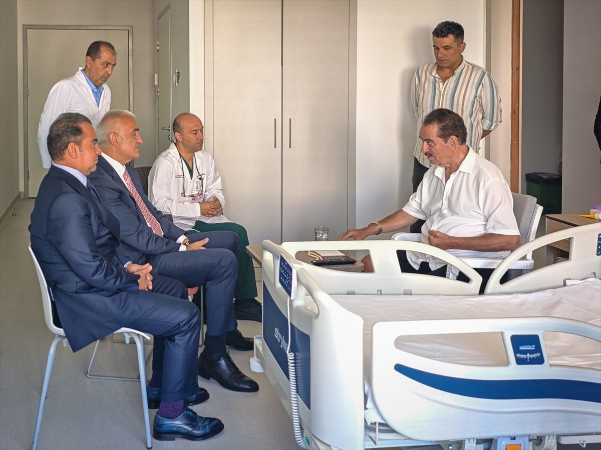 Bakan Ersoy, İbrahim Tatlıses’i Ziyaret Etti