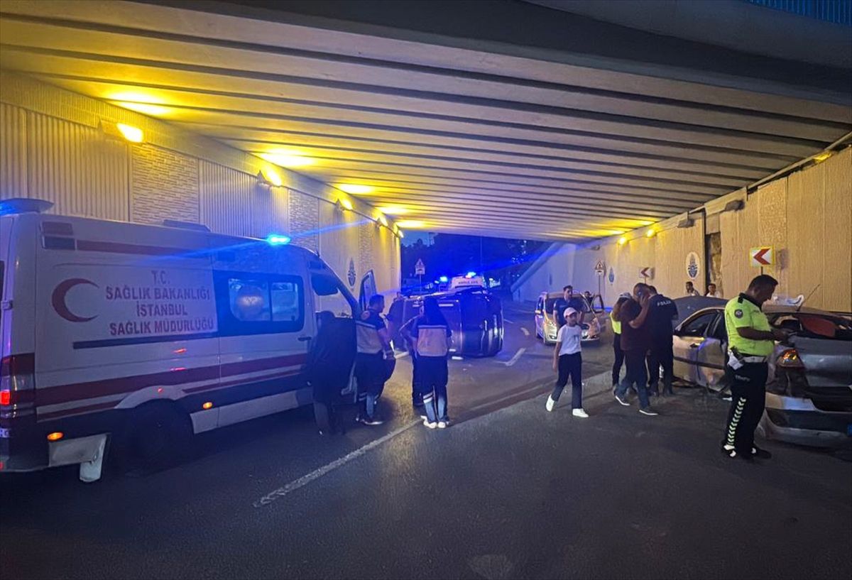Bakırköy’de Kaza: 5 Yaralı