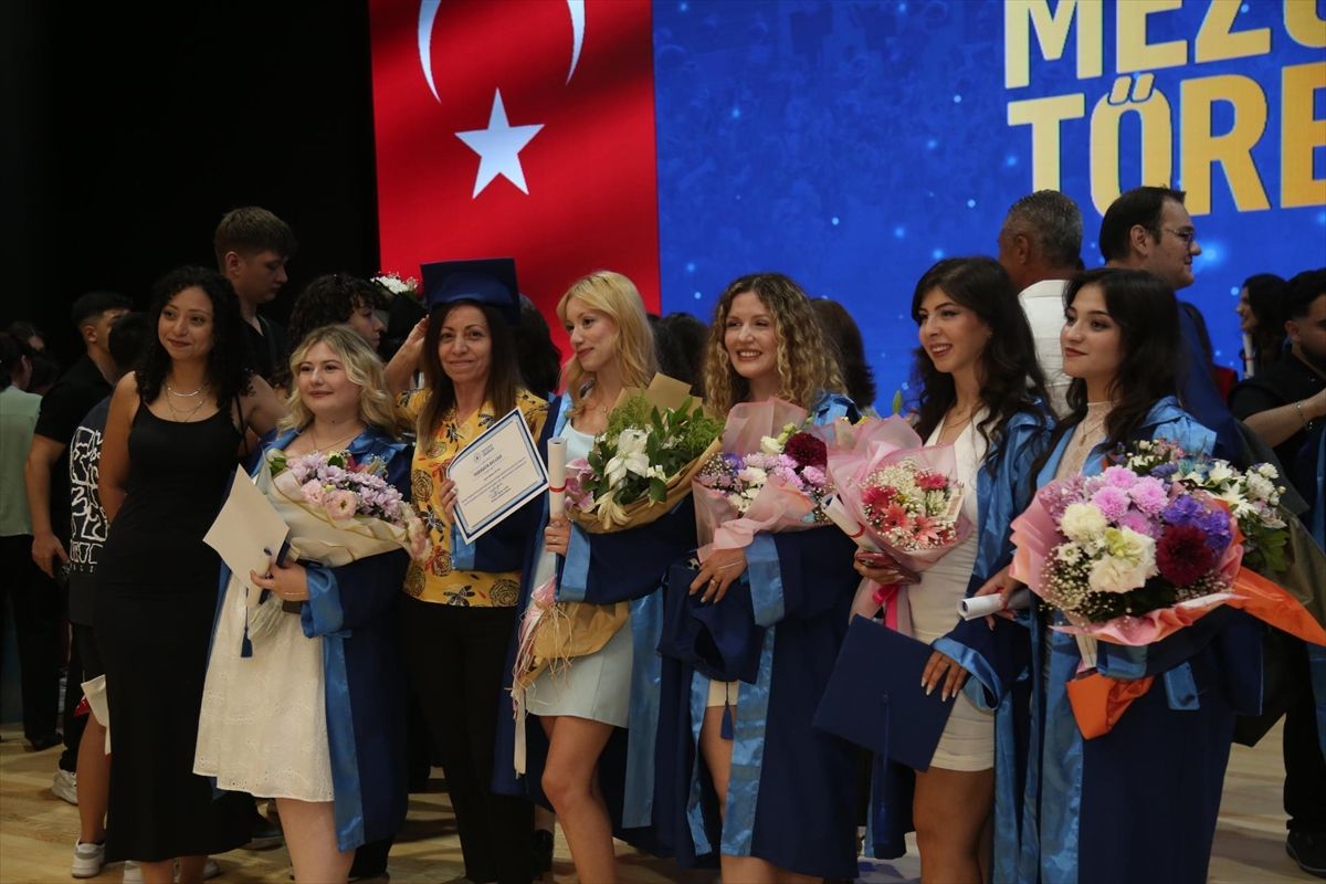 Bandırma Üniversitesi Mezuniyet Coşkusu