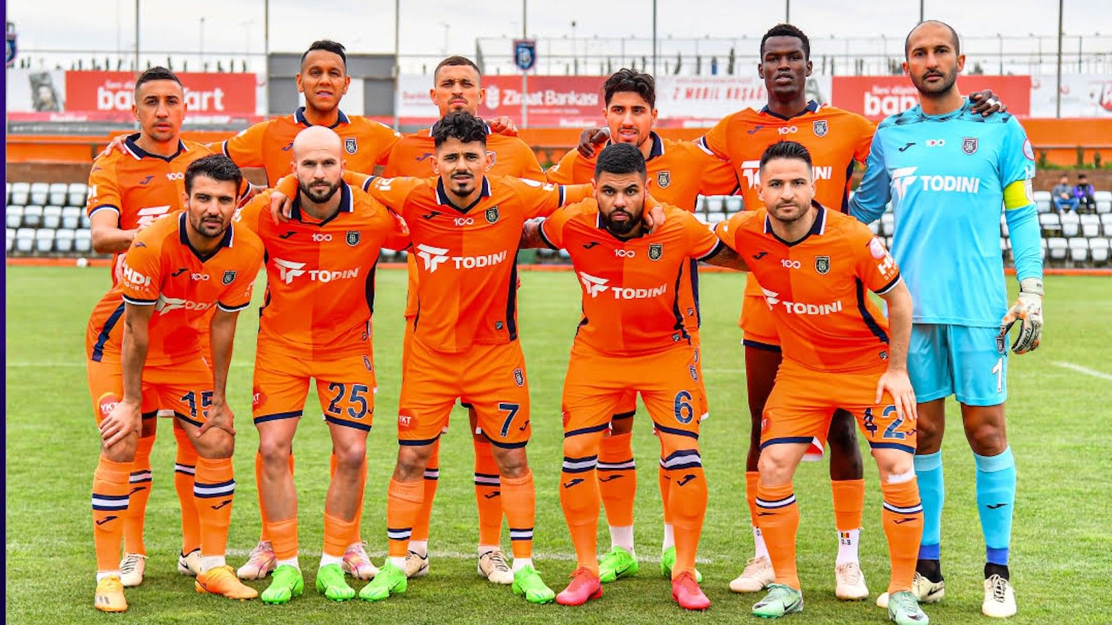 Başakşehir’den Volkan Babacan Kararı! Tecrübeli Kaleciyle Devam