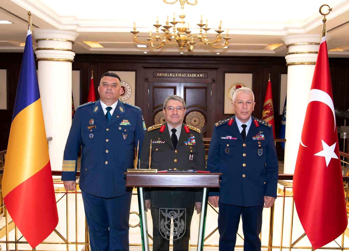 Bayraktaroğlu, Romanya Komutanını Kabul Etti