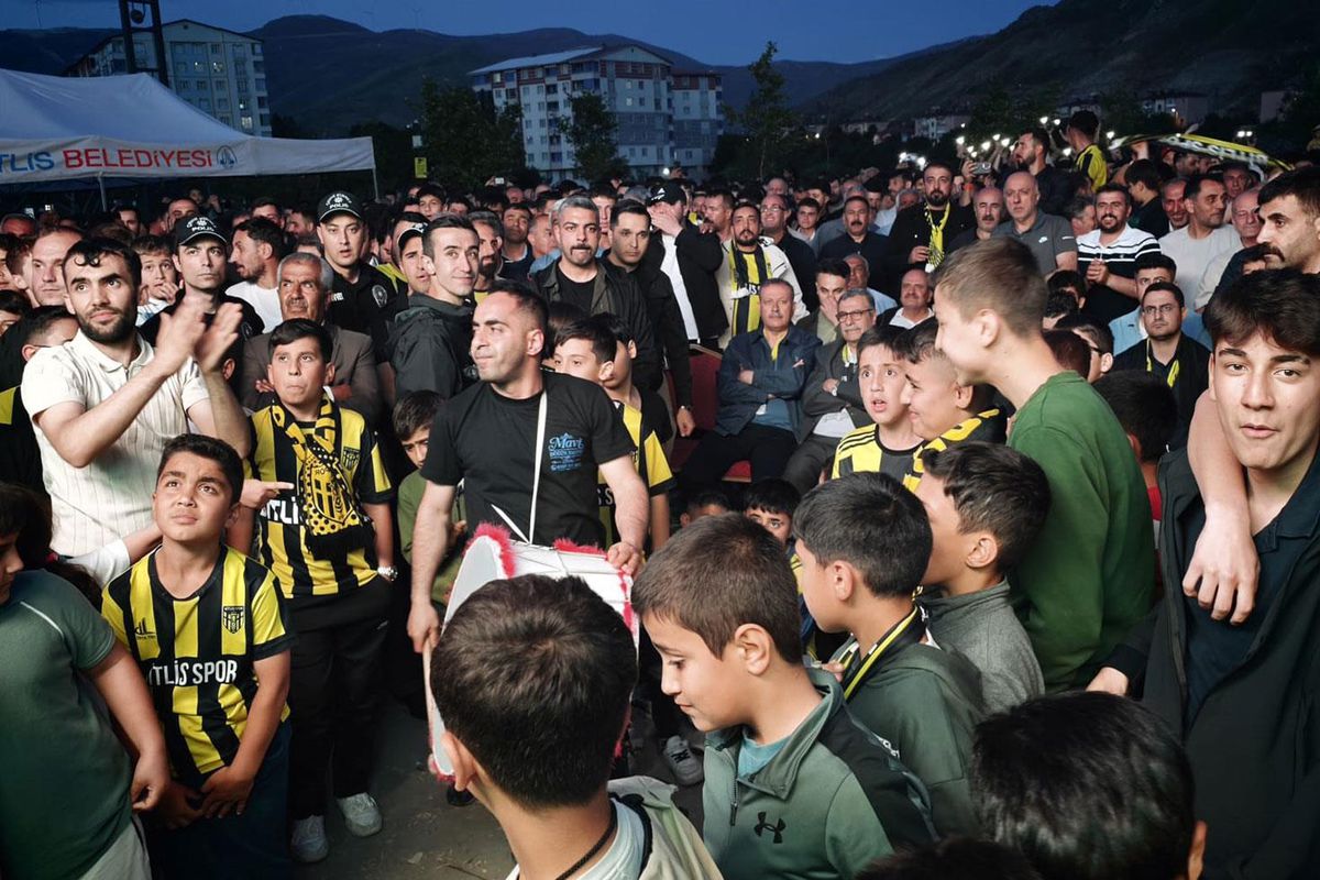 Bitlis Spor, 3’üncü Lig’e yükseldi, taraftarlar sokağa döküldü