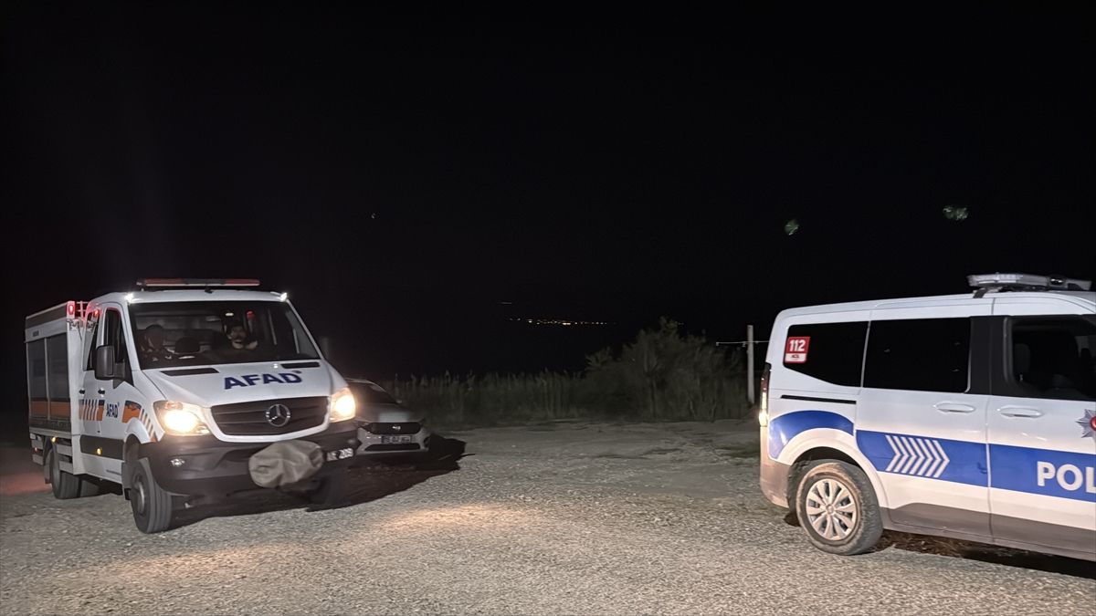 Burdur Gölü’nde kaybolan iki kişi bulundu