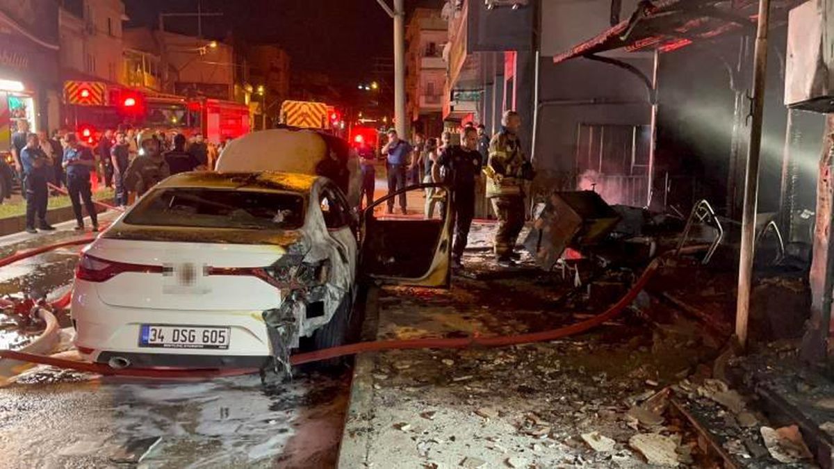 Bursa’da Mobilya Deposunda Yangın