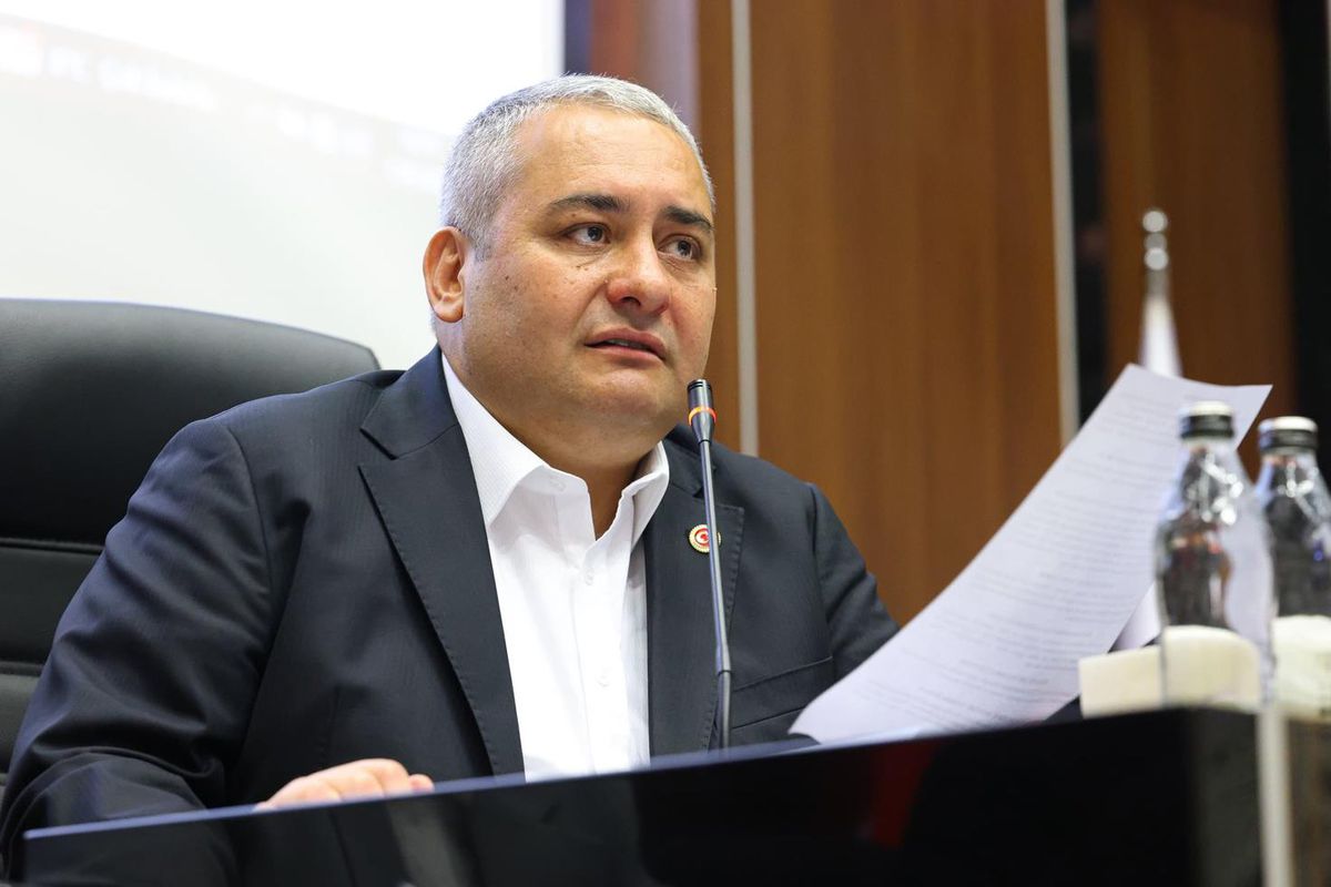 CHP’den istifa etmişti! Mesut Özarslan, CHP’nin yeni MYK üyelerine tebrik çiçeği gönderdi