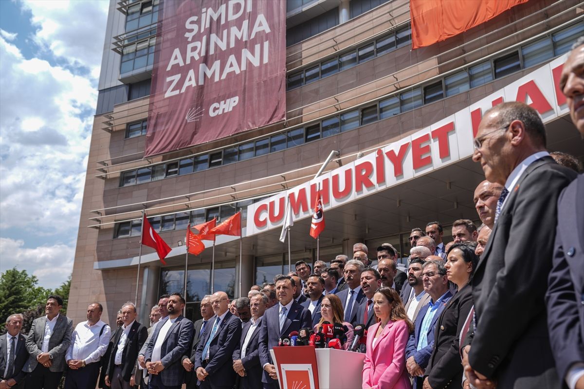 CHP’den Olağanüstü Kurultay Talebi