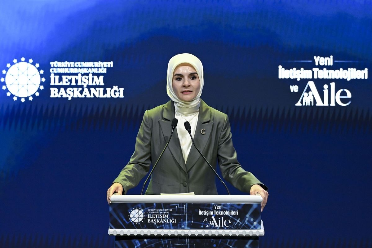 Cumhurbaşkanlığı’ndan ailelere dijital rehber: ‘Yeni İletişim Teknolojileri ve Aile’ el kitabı yayımlandı
