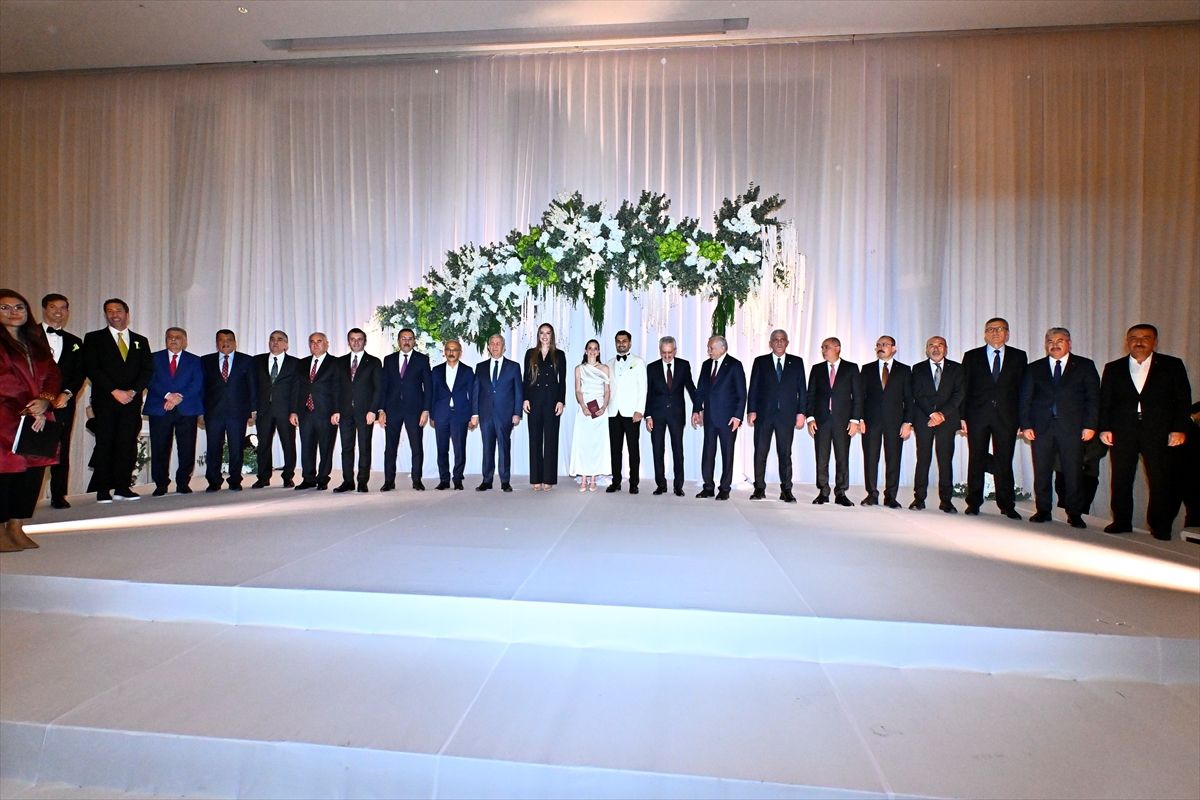 Dervişoğlu, Voleybol Federasyonu Başkanı’nın Nikahında Şahitlik Yaptı