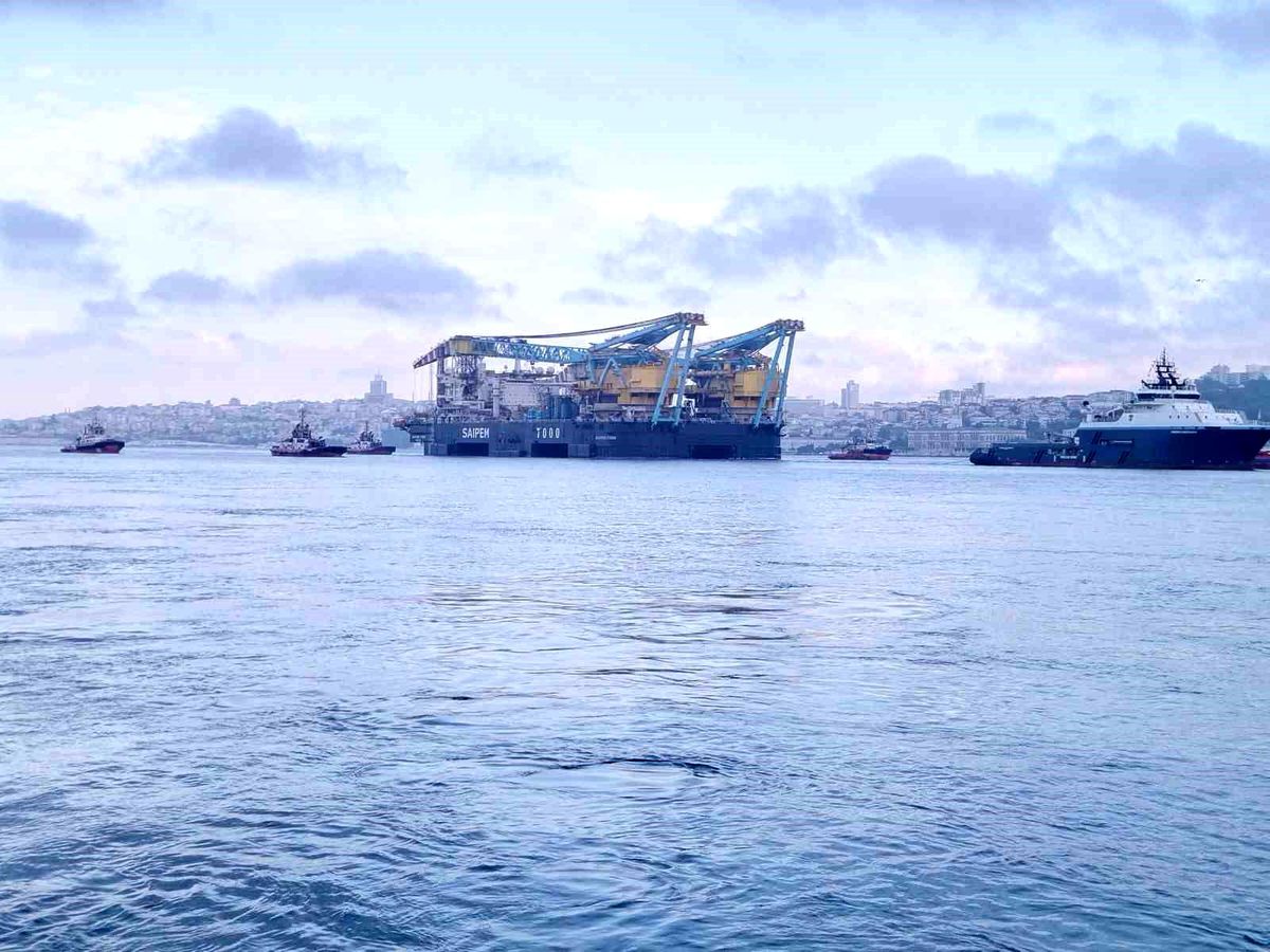 Dev vinç gemisi Saipem 7000 için Boğaz kapatıldı