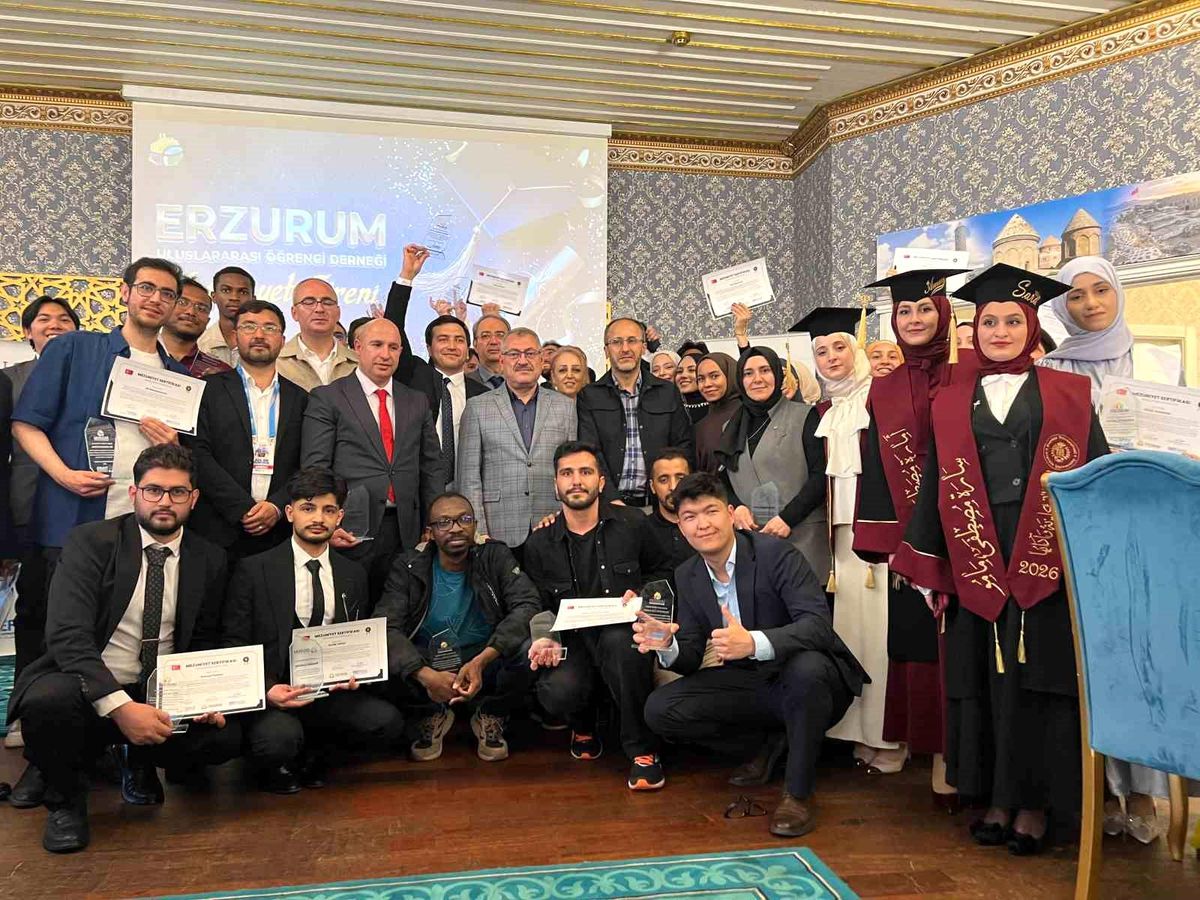 Erzurum’da eğitim alan uluslararası öğrenciler memleketlerine uğurlandı