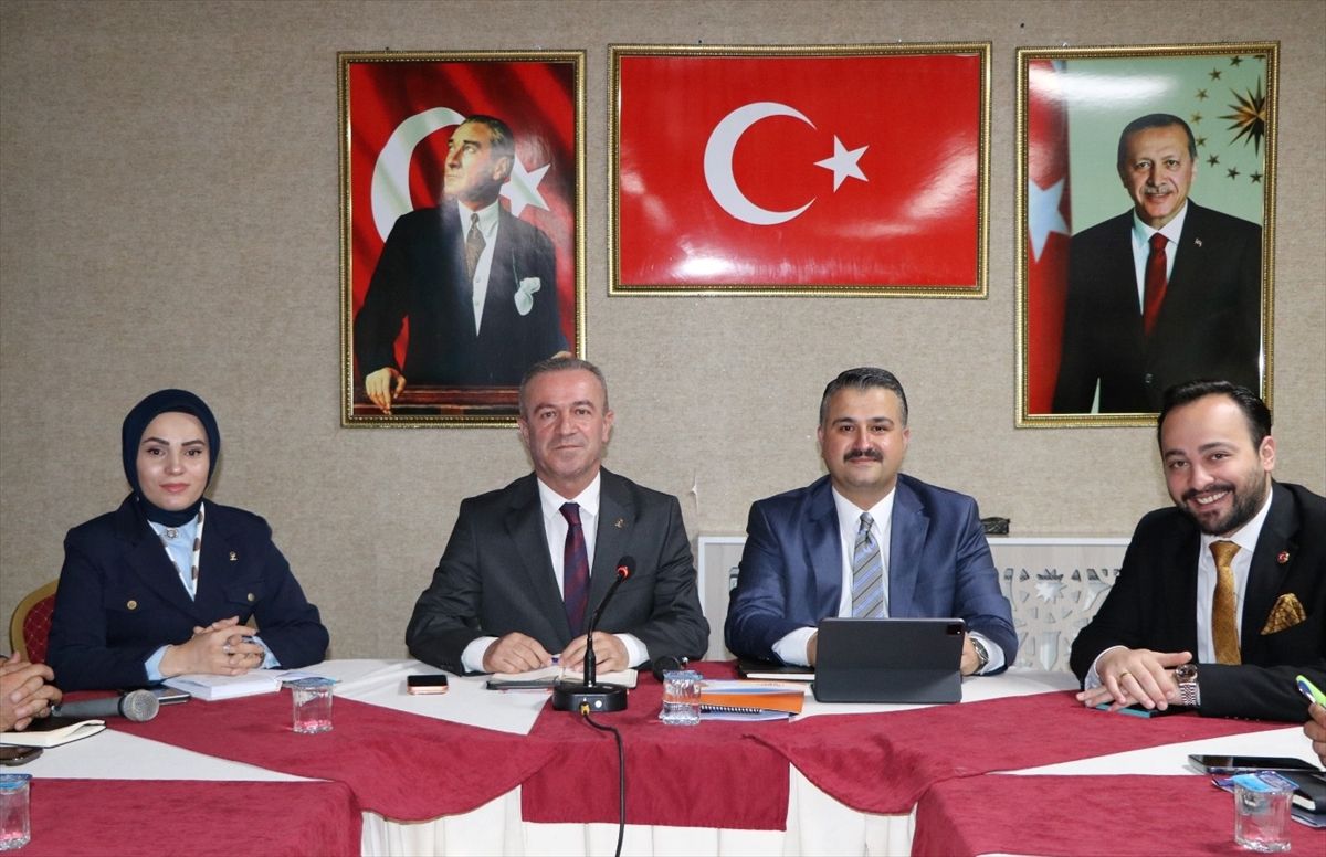 Hakkari’de AK Parti Projeleri Tanıtıldı