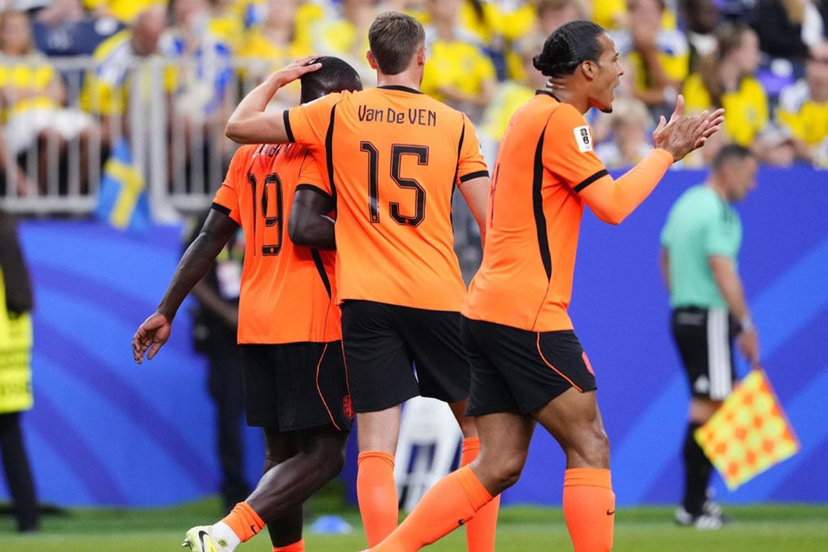 Hollanda, İsveç’i ezip geçti