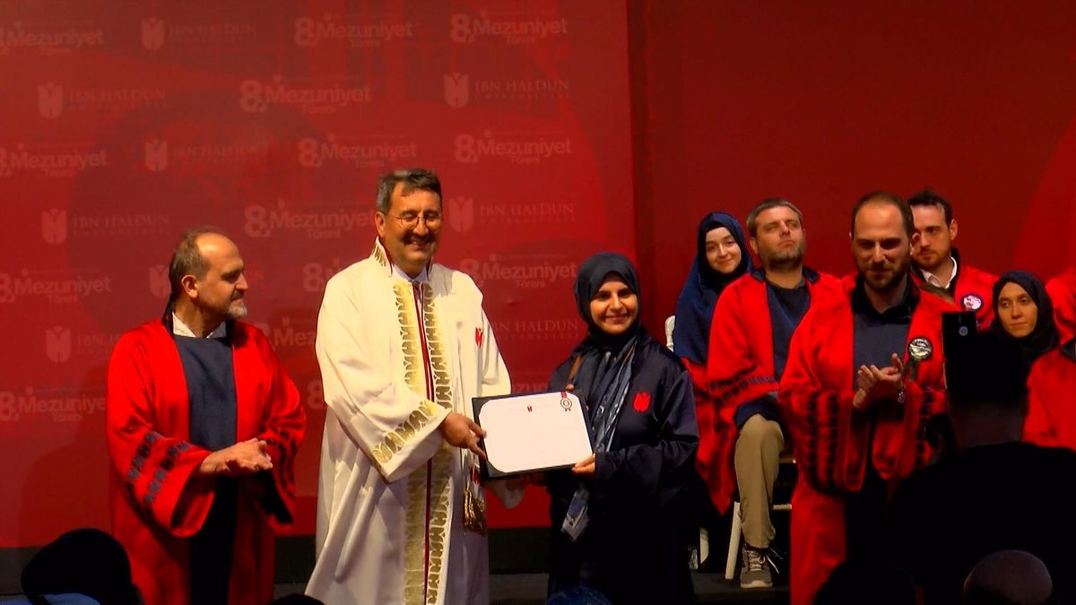 İbn Haldun Üniversitesi’nden 8. Mezuniyet Töreni