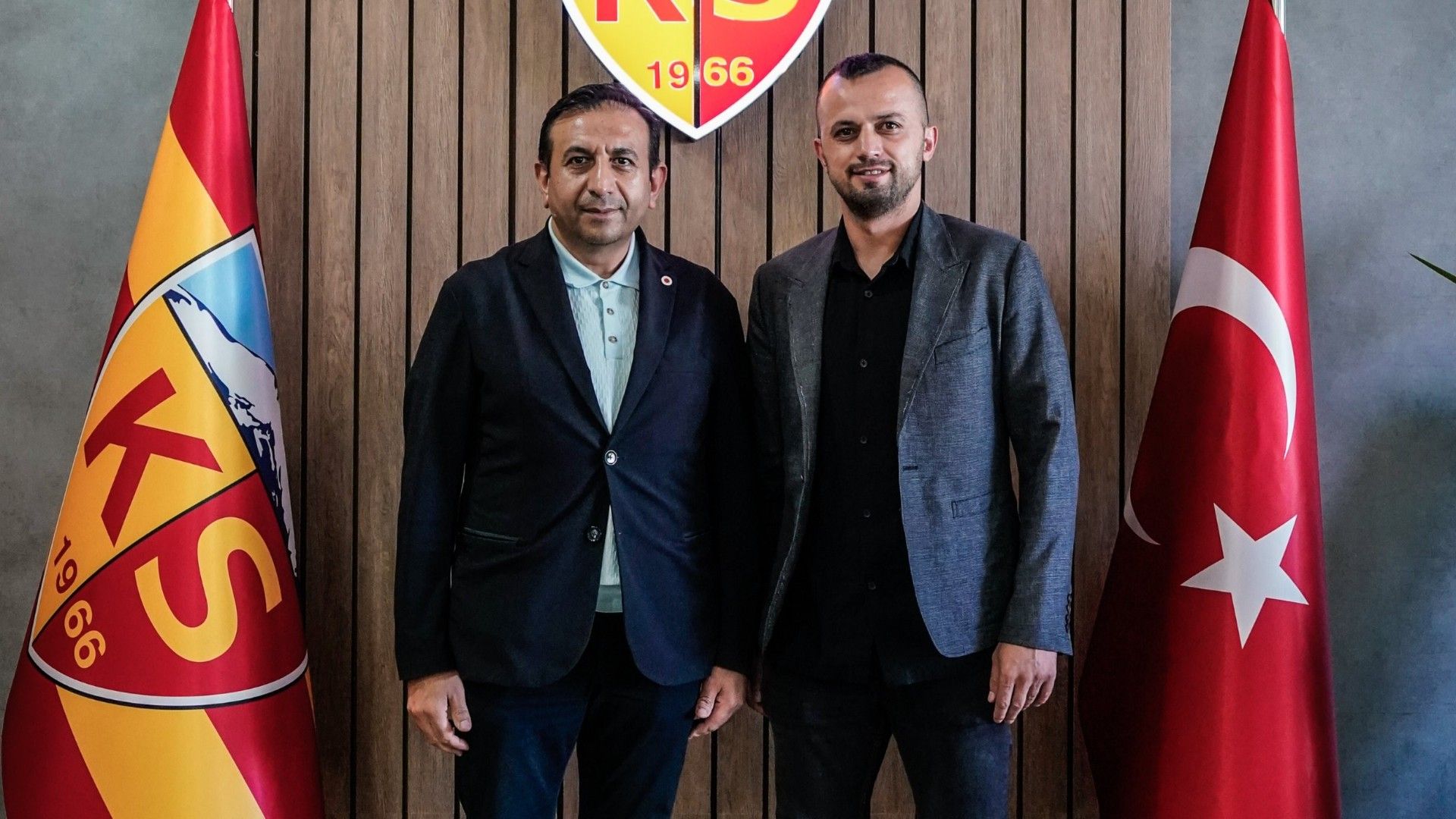 İlhan Parlak’tan 2 haftada istifa kararı!