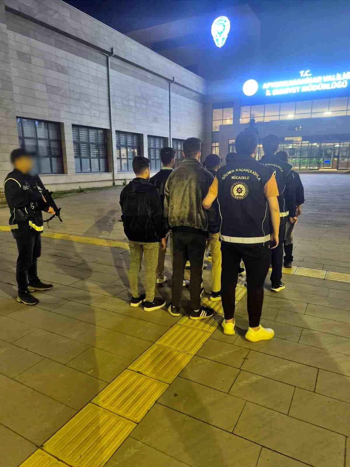 İscehisar’da Göçmen Kaçakçılığı Operasyonu