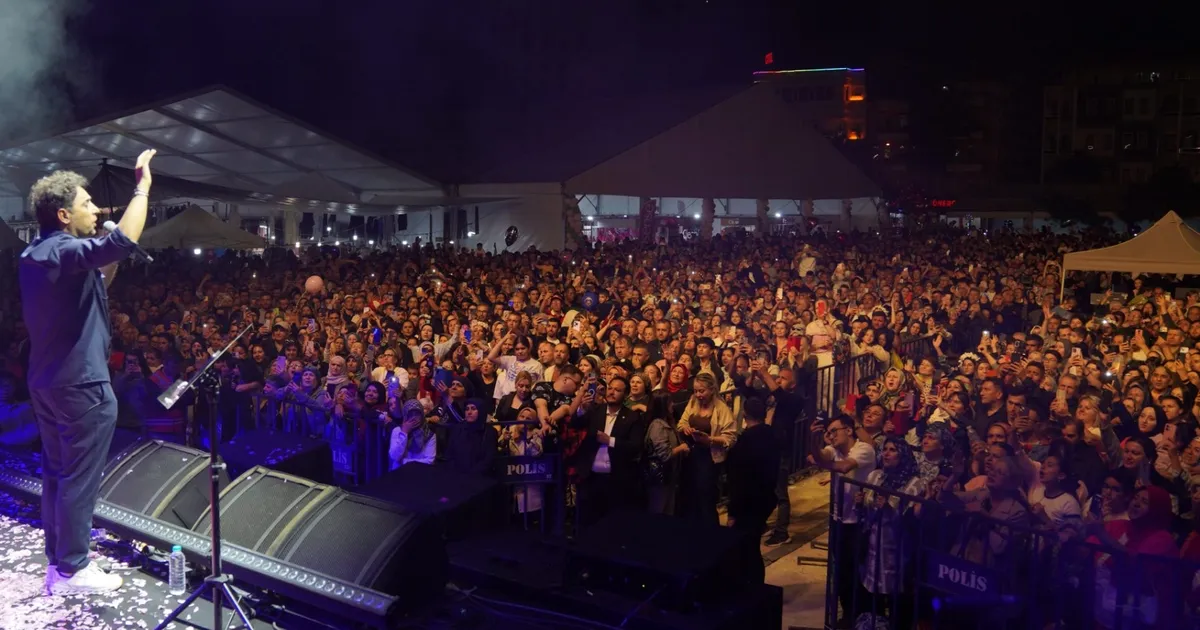 Isparta Uluslararası Gül Festivalinde Müzik Şöleni