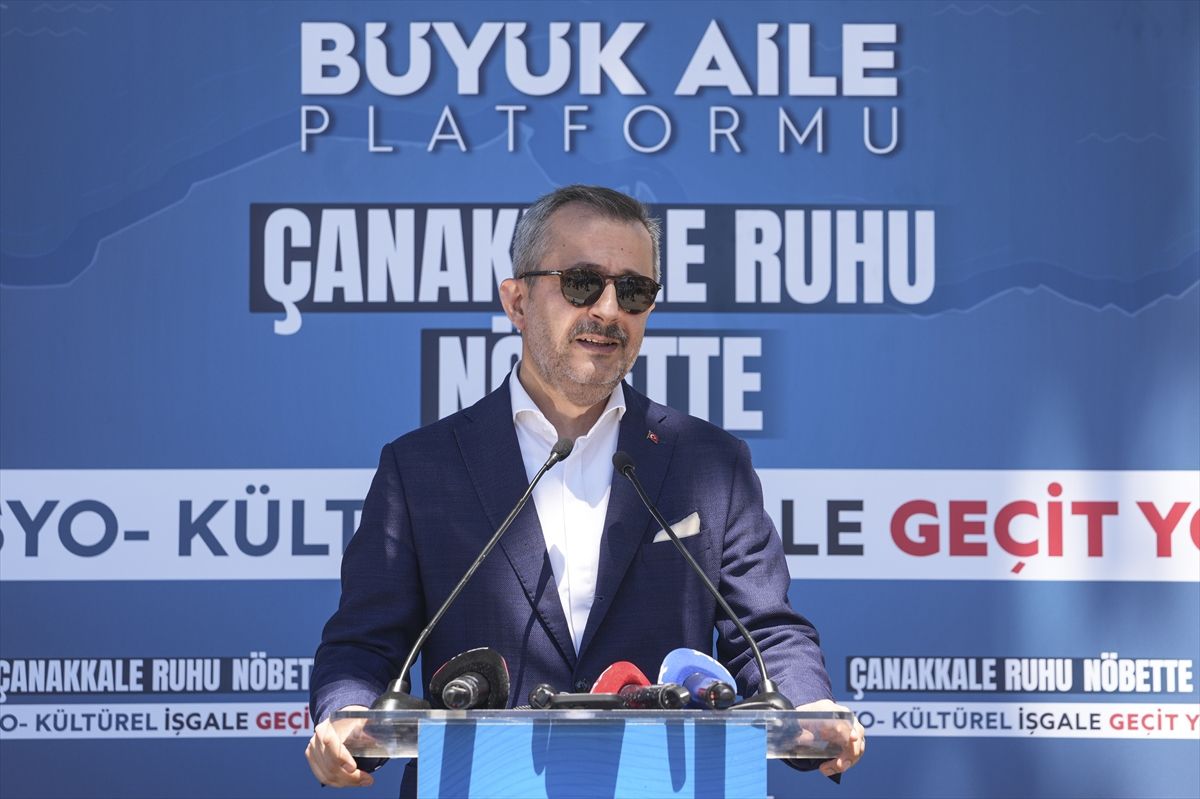 İstanbul’da LGBT Kruvaziyer Protesi