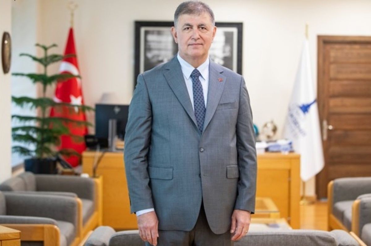 İzmir Büyükşehir Belediye Başkanı Tugay’dan CHP’den İstifa