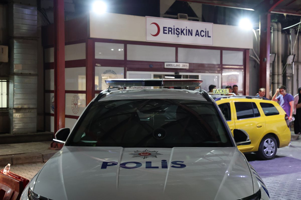 İzmir’de Bıçaklı Kavga: 1 Ağır Yaralı