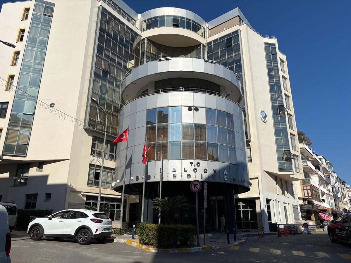 İzmir’de Rüşvet Operasyonu: 3 Şüpheli Adliyeye Sevk Edildi