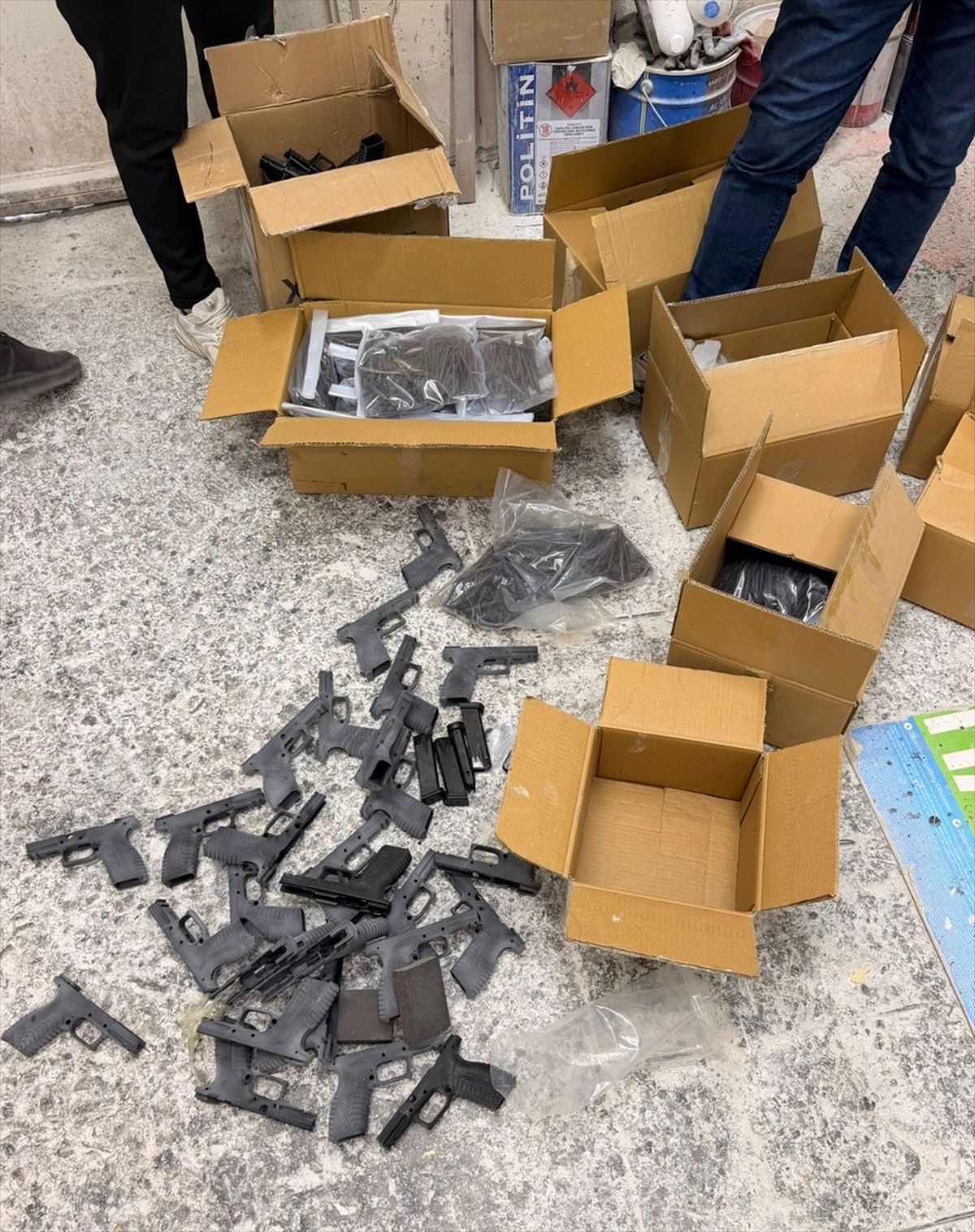 İzmir’de Suç Örgütlerine Operasyon: 10 Tutuklama
