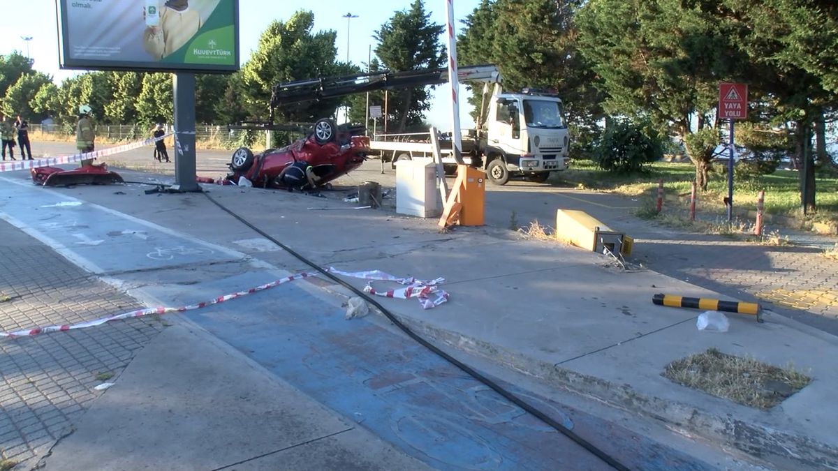 Kartal’da Takla Atan Araçta Sürücü Sıkıştı