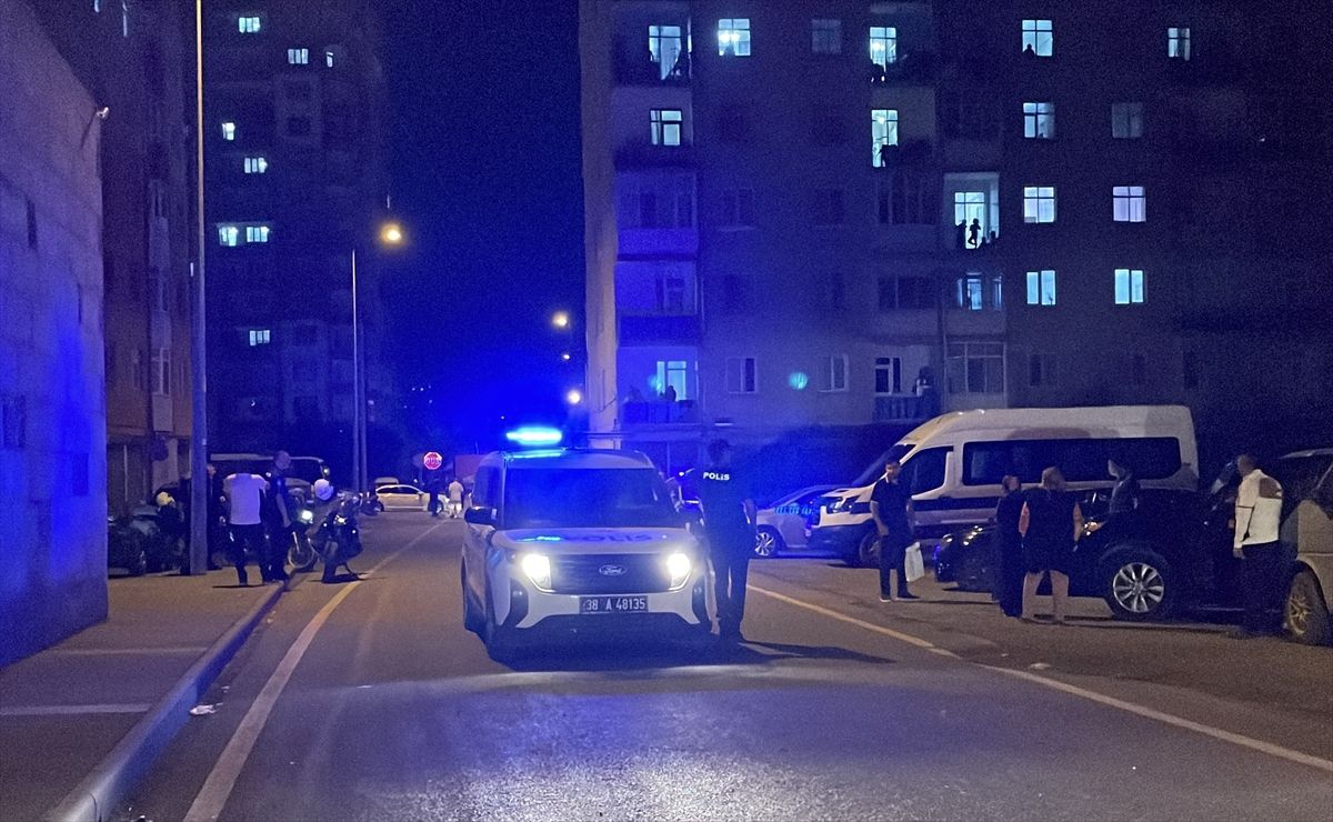 Kayseri’de Satırlı Kavga: 3 Yaralı