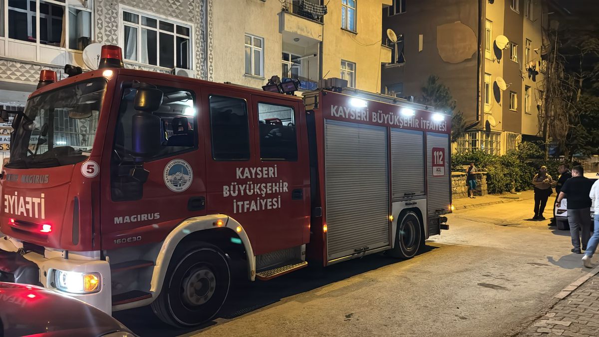 Kayseri’de Yangın: 4 Kişi Dumandan Etkilendi