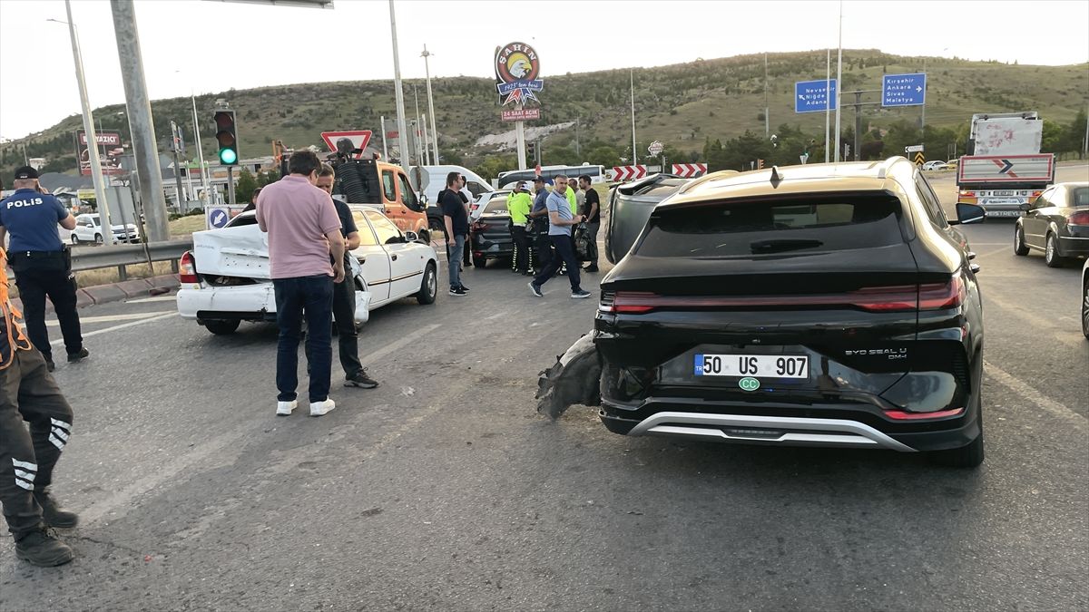 Kayseri’de Zincirleme Trafik Kazası: 4 Yaralı