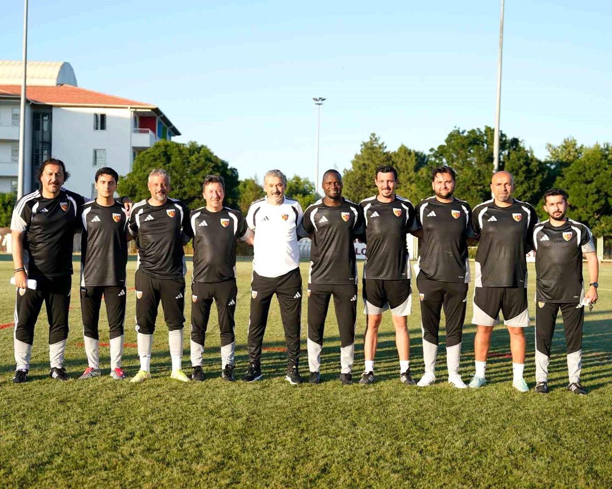 Kayserispor’un Yeni Teknik Ekibi Açıklandı