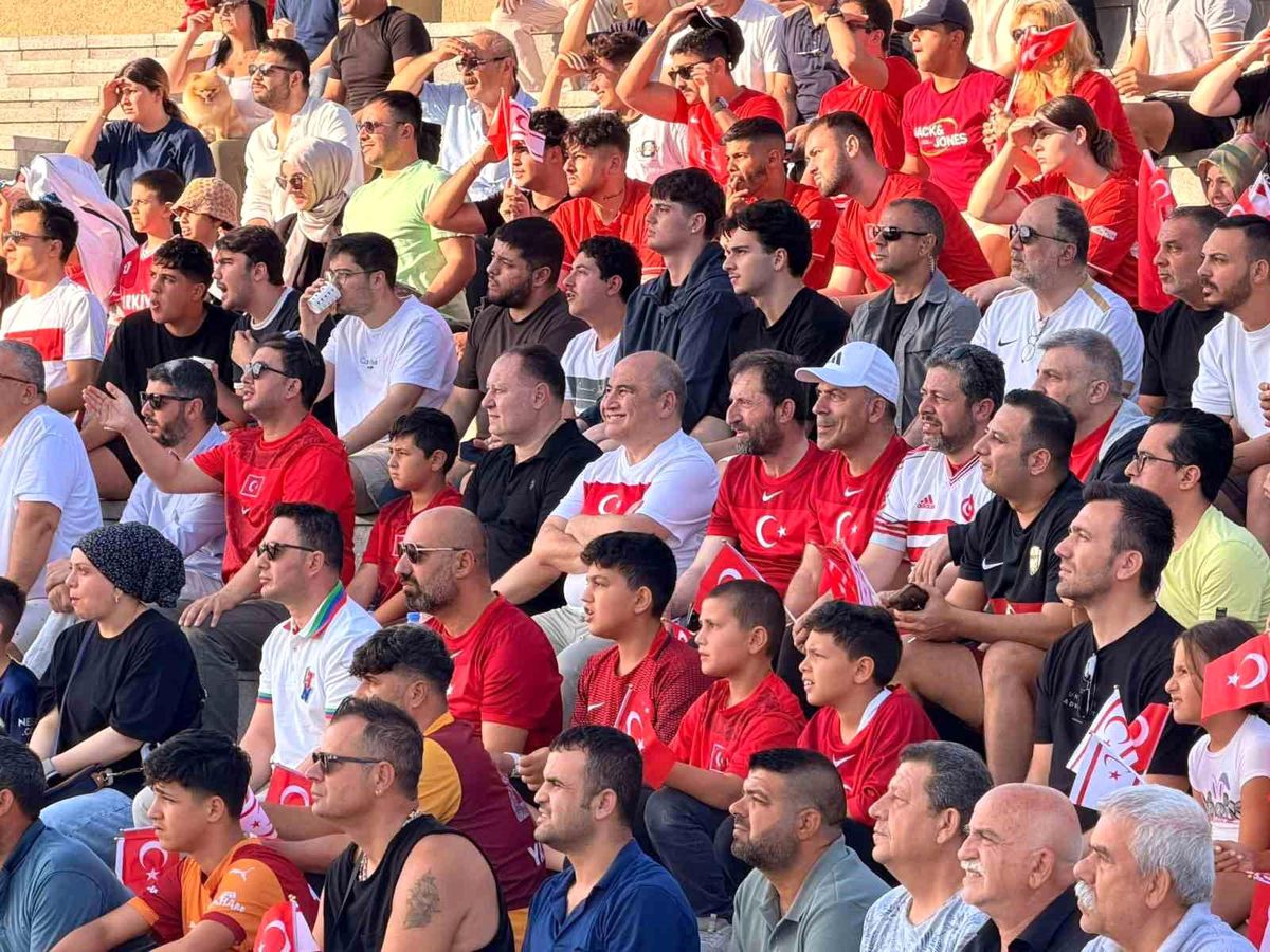 Kıbrıs’ta Dünya Kupası heyecanı: Lefkoşa’da dev ekran