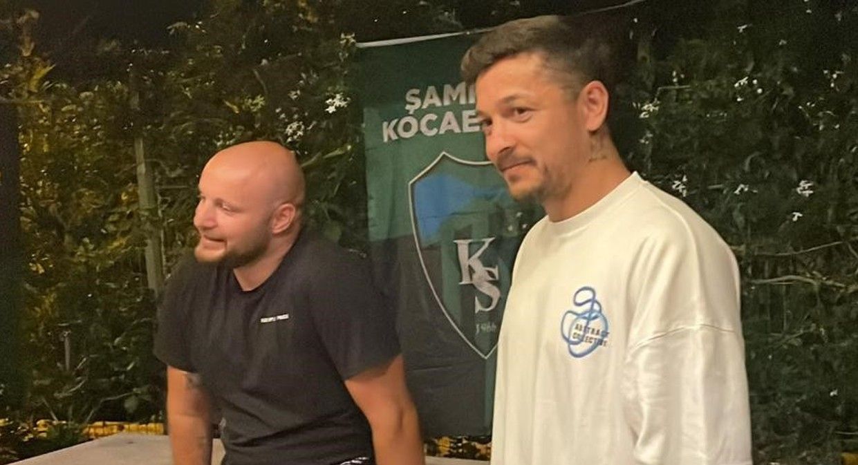 Kocaelispor’a veda eden Gökhan Değirmenci ve Ahmet Oğuz’a taraftarlardan büyük sürpriz