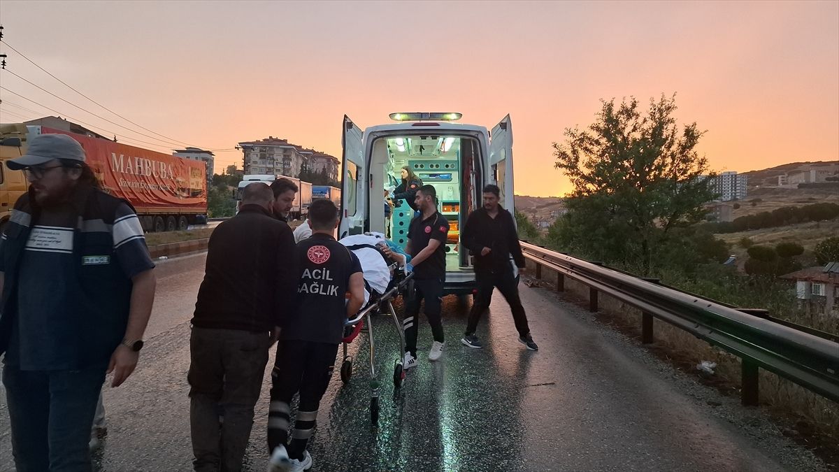 Kula’da Trafik Kazası: 2 Ölü, 4 Yaralı