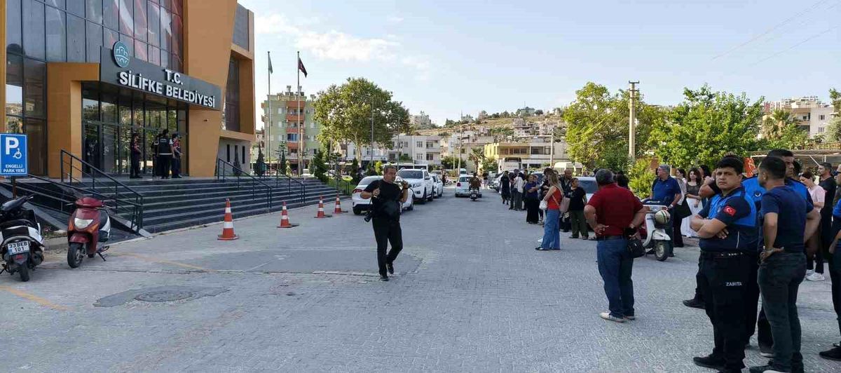 Mersin’in Silifke Belediyesi’ne operasyon: Başkan dahil çok sayıda isme gözaltı