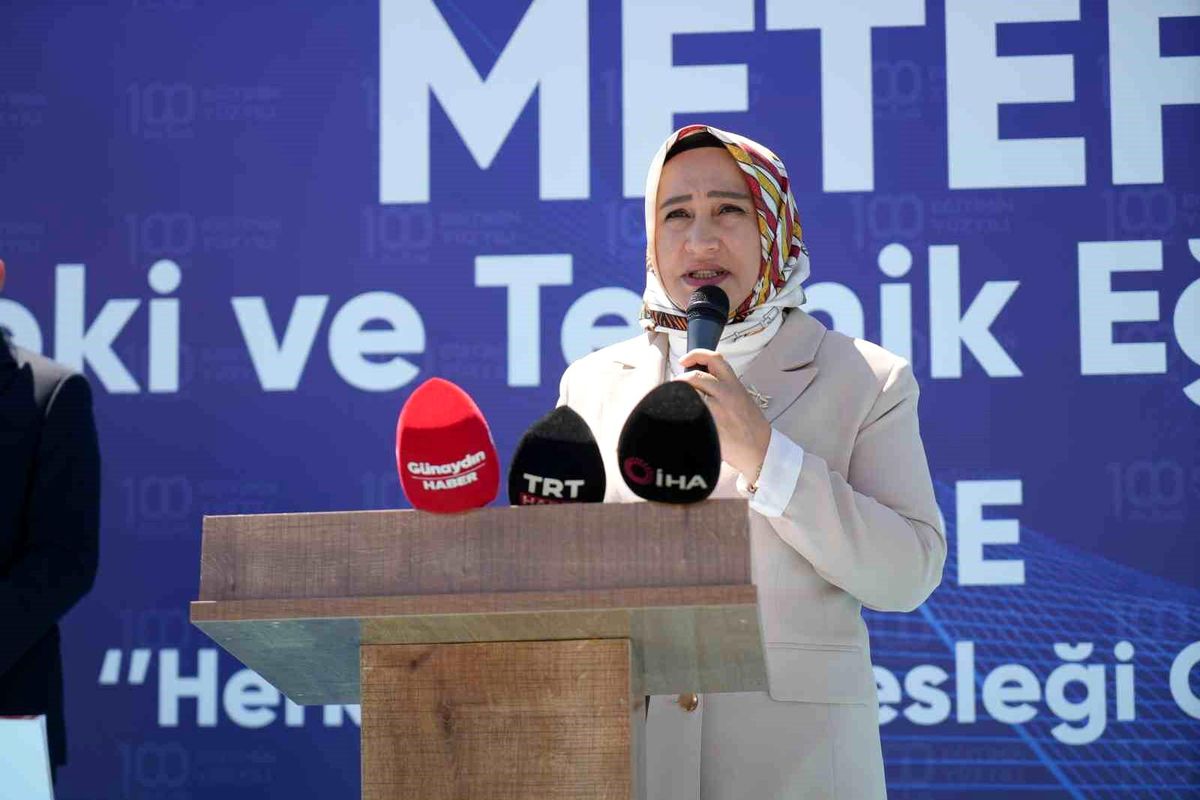 Mesleki Eğitim Fuarı’nda öğrenciler projelerini tanıttı