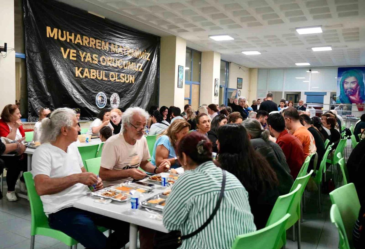 Muharrem ayının ilk orucu Kartal Cemevi’nde açıldı