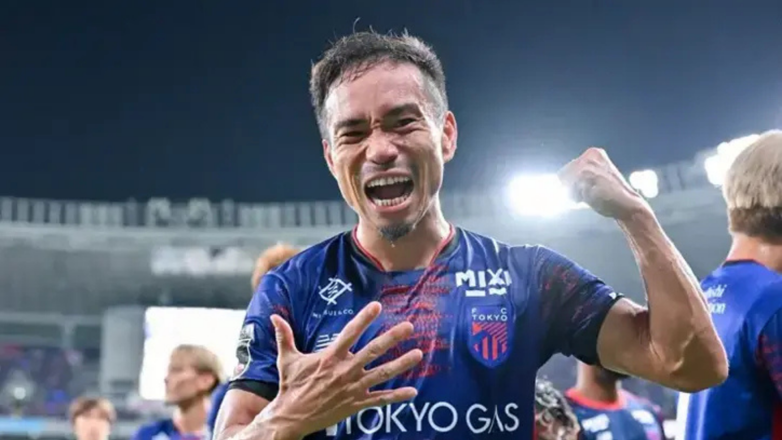 Nagatomo tarihe geçti! Sami Al-Jaber’in rekorunu elinden aldı