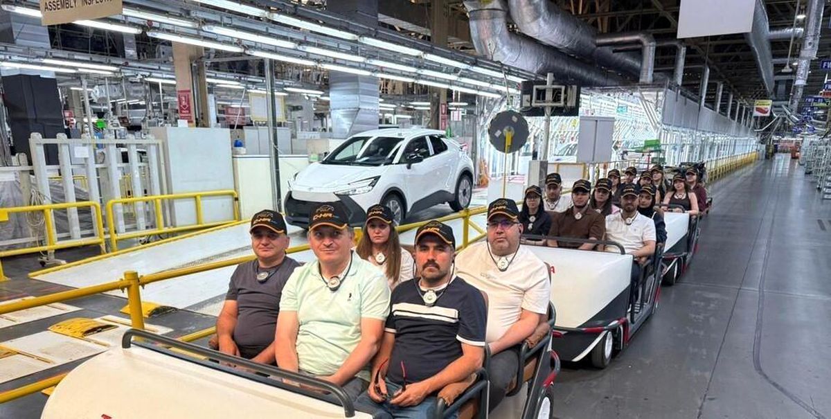 Öğrenciler Otomotiv Tesisini Ziyaret Etti