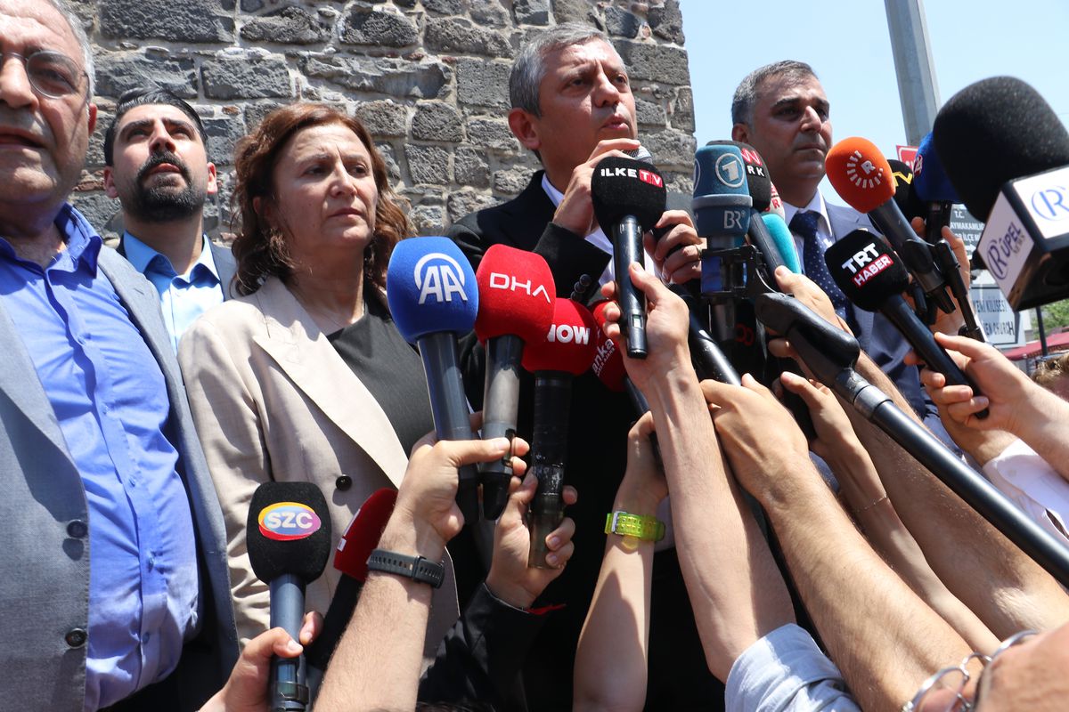 Özgür Özel: Barış İçin Yürüyoruz