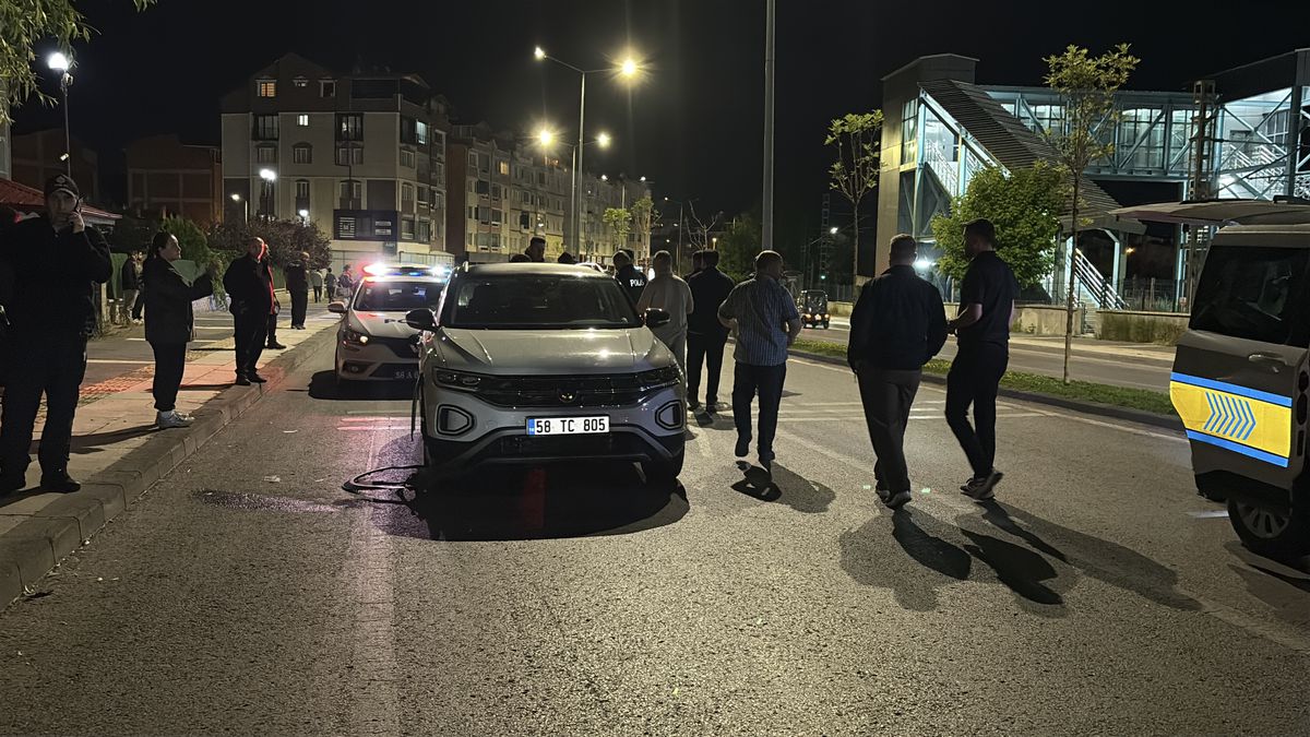 Sivas’ta Motosiklet Kazası: İki Yaralı