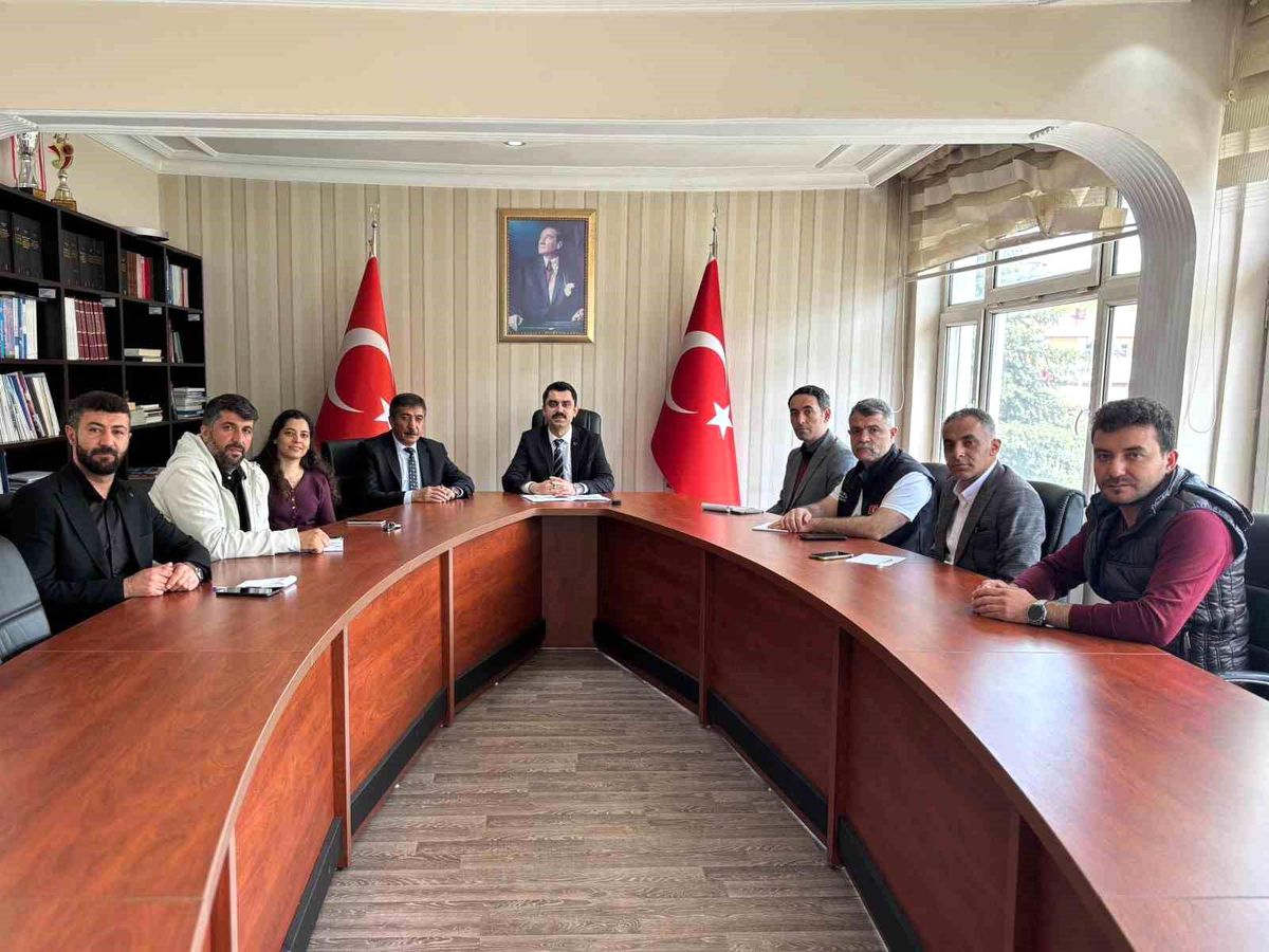 Susuz’da kamu yatırımları masaya yatırıldı, projelerde son durum değerlendirildi