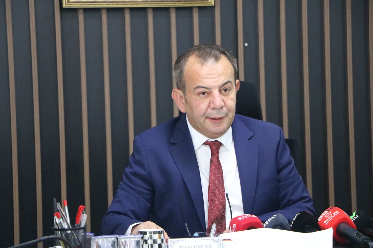 Tanju Özcan Cinsel Saldırı Suçlamasıyla Tutuklandı
